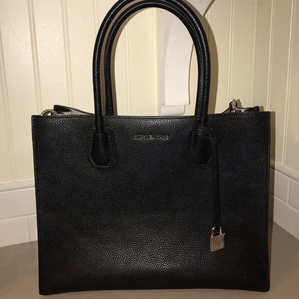 Micheal Kors purse